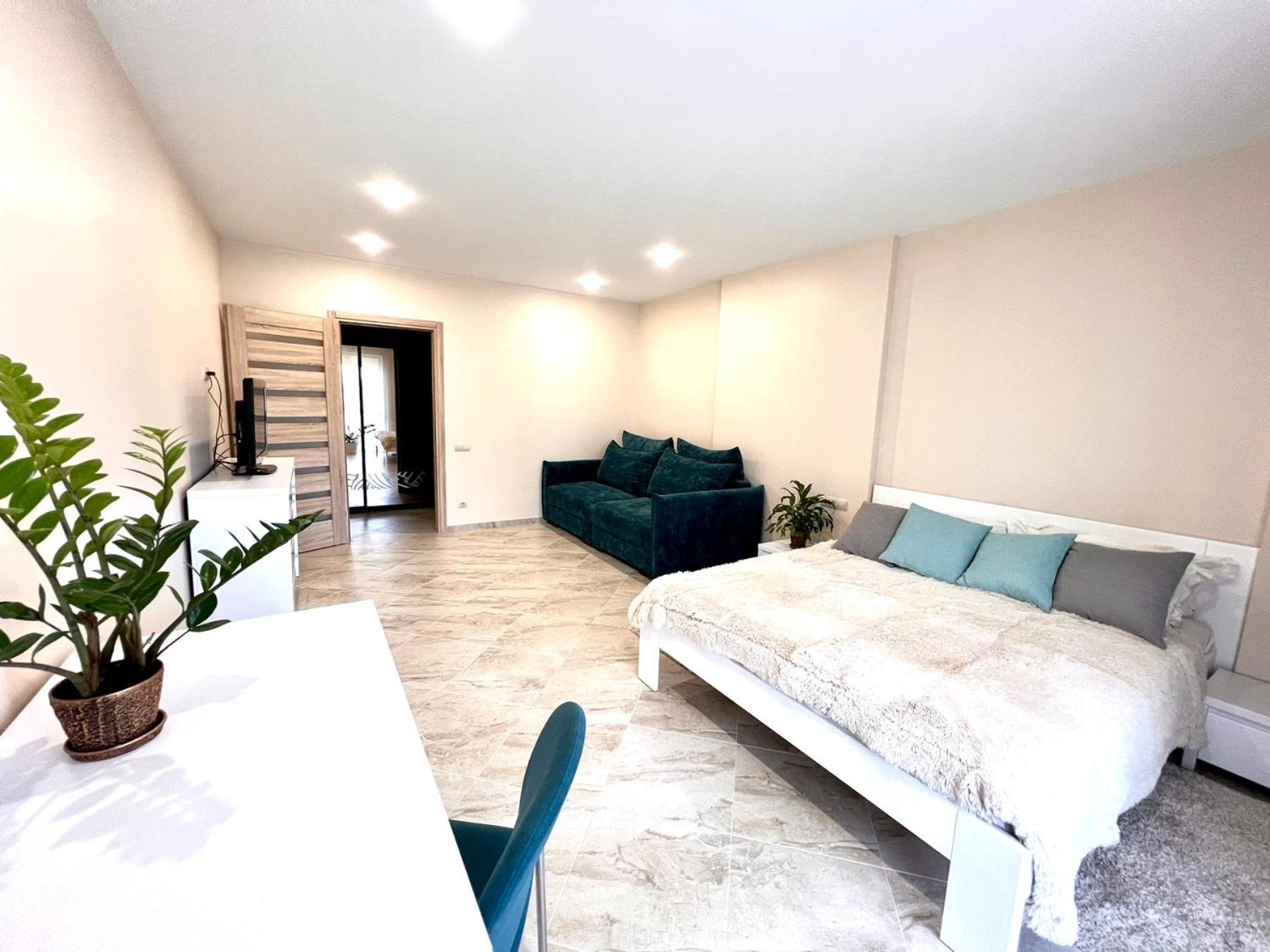 Osapart Comfortable Apartment In A Complex Great Britain Lviv Bagian luar foto