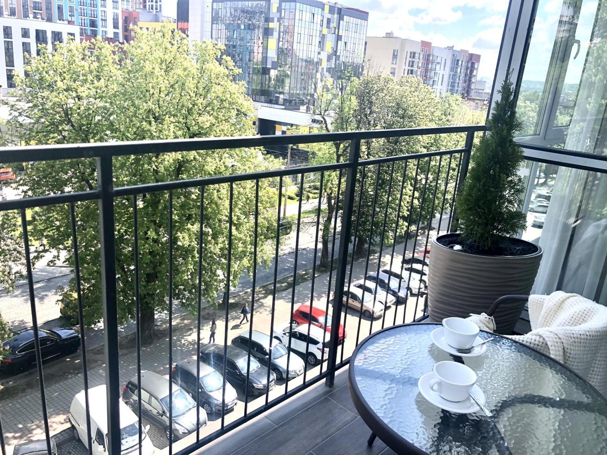 Osapart Comfortable Apartment In A Complex Great Britain Lviv Bagian luar foto